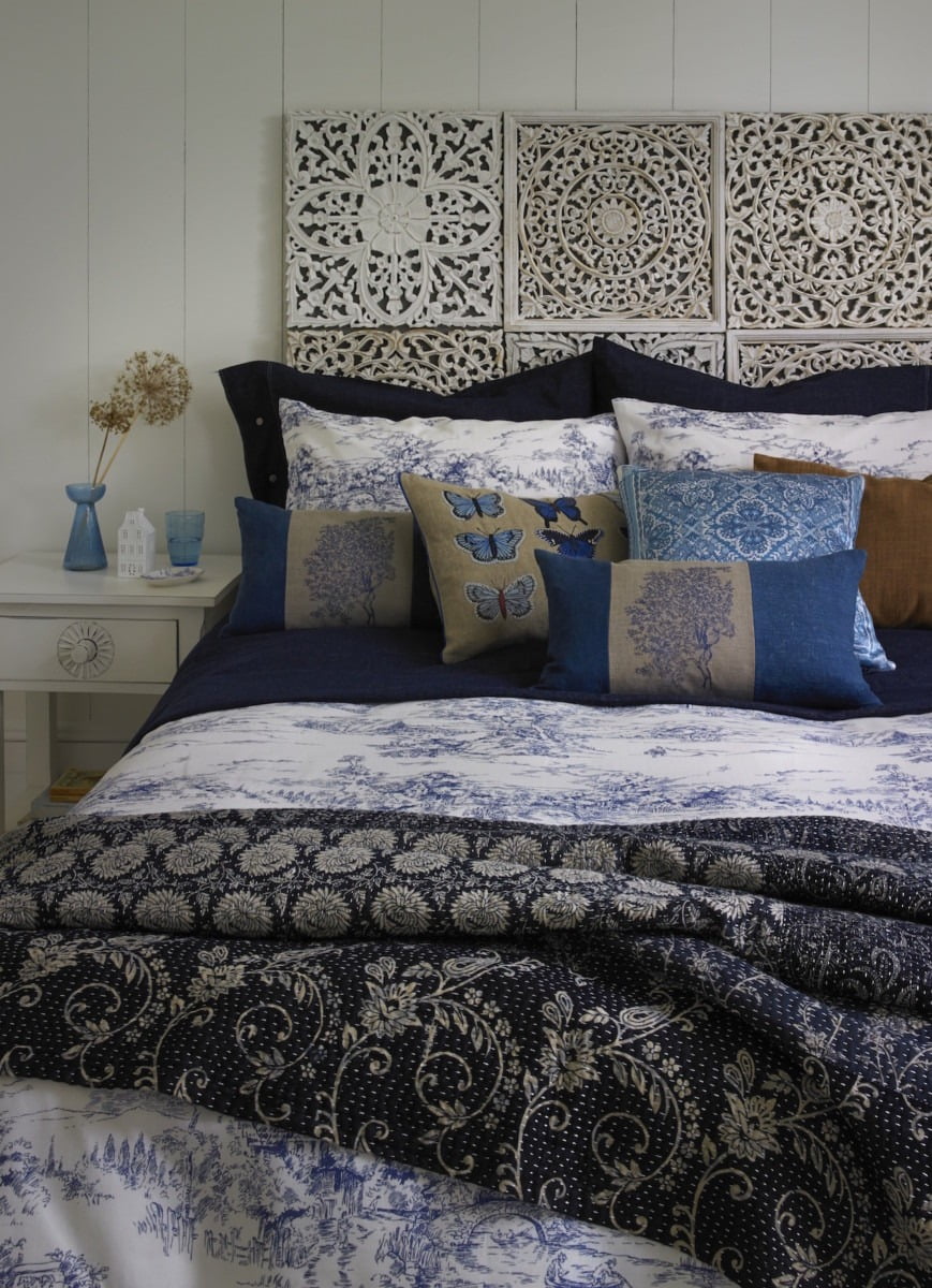 bed-013113Love the look of Boho Modern which is taking over Pinterest but haven't a clue how can make it work in your own home? Ahh! Don’t sweat it! This is where I step in with my six key ideas on how you can recreate a Boho-Modern interior. We’re going to work this Boho Modern look but we’re going to a splash of practicality – all illustrated by shots from my magazine shoots. Let’s do this. Maxine Brady Stylist at WeLoveHomeBlog Bed with patterns above it