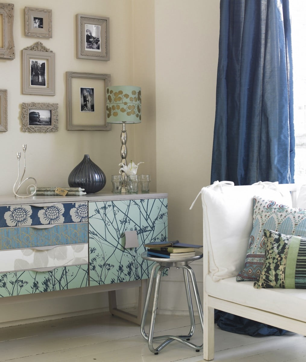 Love the look of Boho Modern which is taking over Pinterest but haven't a clue how can make it work in your own home? Ahh! Don’t sweat it! This is where I step in with my six key ideas on how you can recreate a Boho-Modern interior. We’re going to work this Boho Modern look but we’re going to a splash of practicality – all illustrated by shots from my magazine shoots. Let’s do this. Maxine Brady Stylist at WeLoveHomeBlog Bright room with many pictures on the wall
