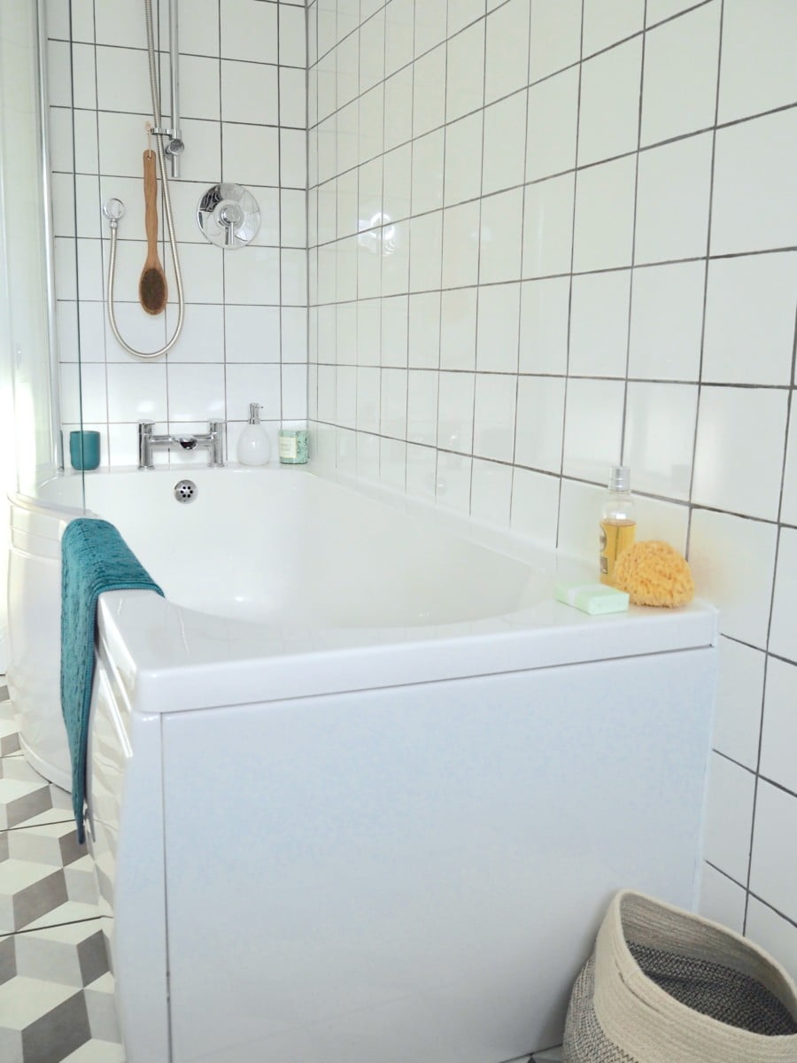 How to give your small bathroom a life-changing makeover for under £1000. By interior stylist and lifestyle blogger Maxine Brady from WeLoveHomeBlog.com