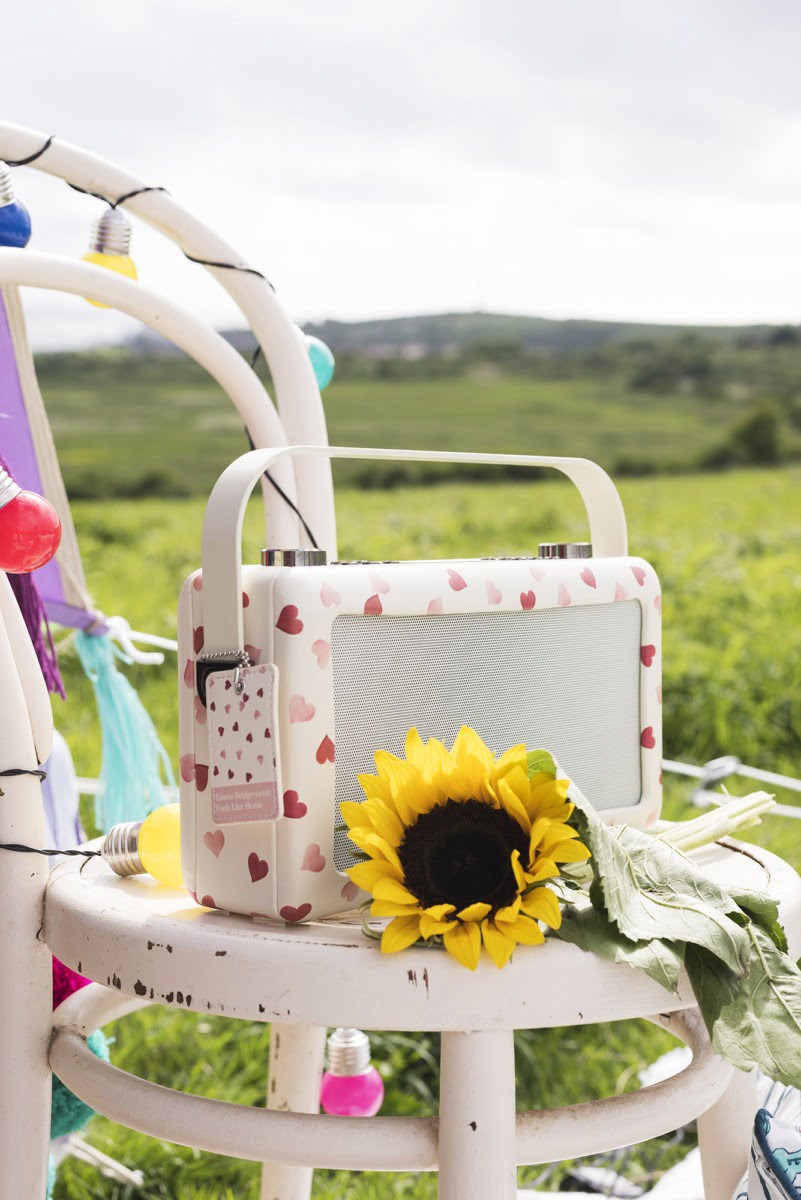 Interior Stylist + Home Blogger Maxine Brady gives her glamping guide - with tips on what to pack and ideas on where to stay. With a Nisi Living giveaway. A love heart radio with a sunflower on a stool