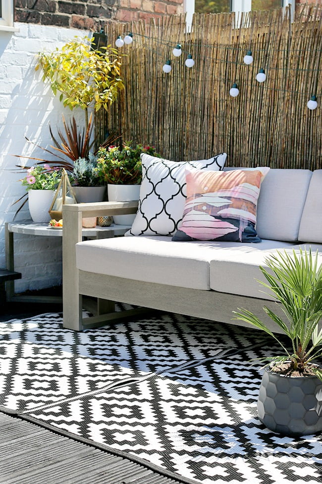 Steal 100s ideas from these 6 amazing garden design ideas to help transform your garden this summer by Interior Stylist and WeLoveHome blogger Maxine Brady Image by Swoonworthy