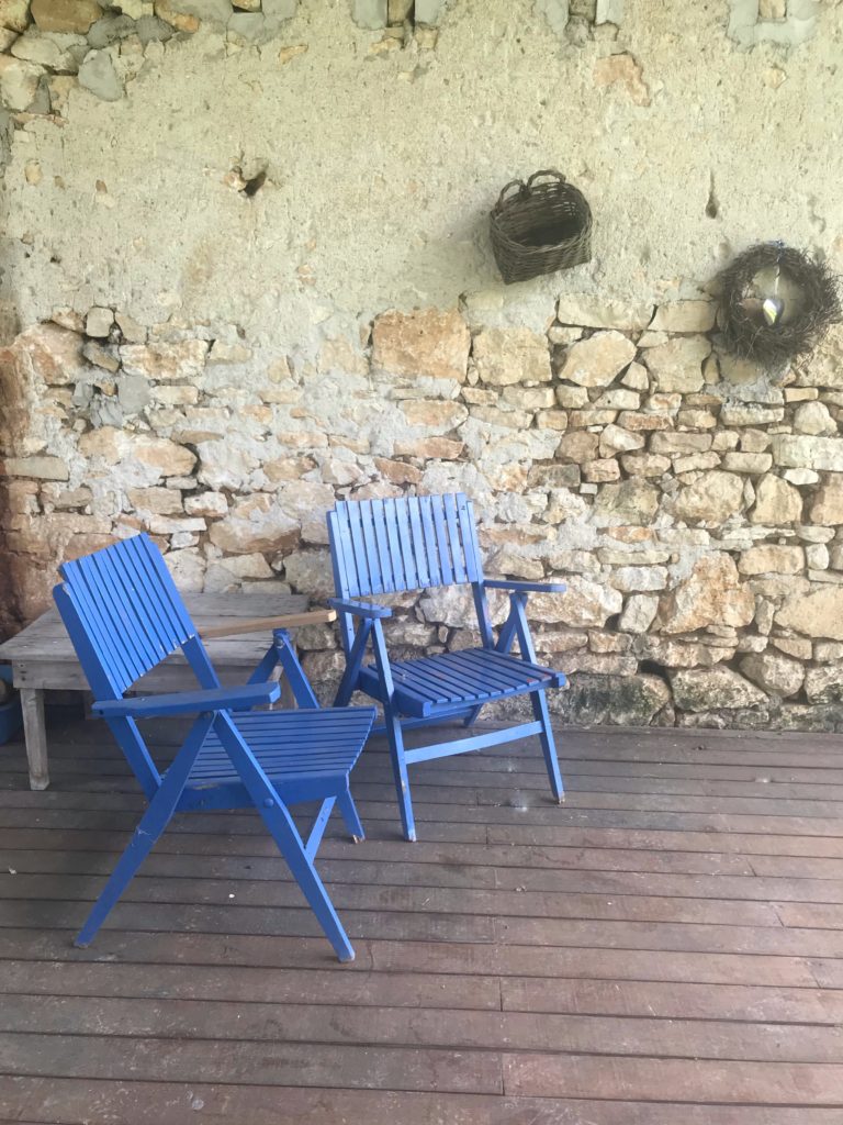 Interior Stylist Maxine Brady shares with you an inspirational French farmhouse interior so that you can bring a bit of summer styling to your home. Interior Stylist Maxine Brady shares with you an inspirational French farmhouse interior so that you can bring a bit of summer styling to your home.